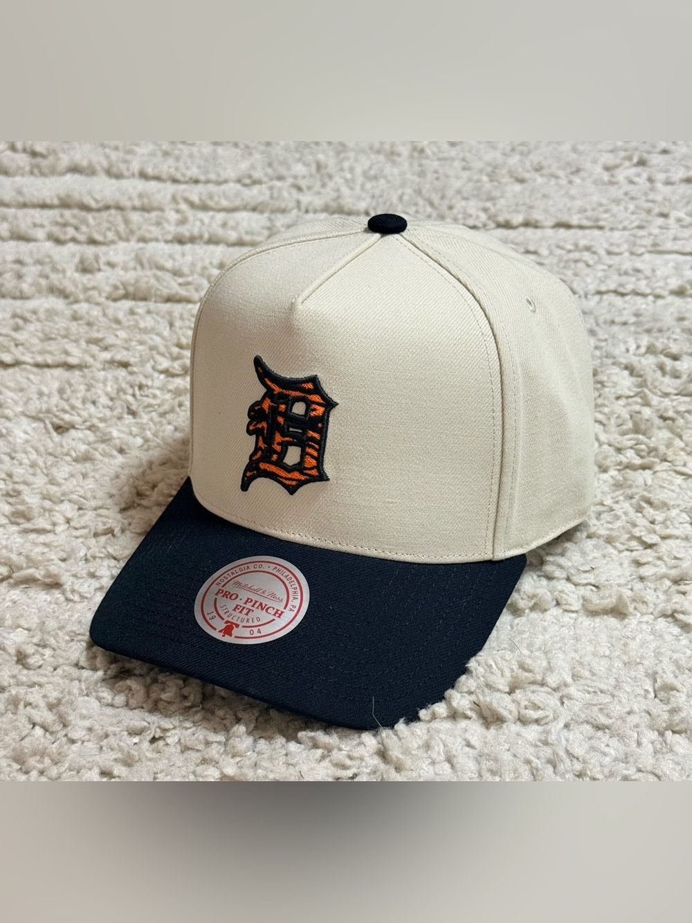 Mitchell & Ness MLB Detroit Tigers Zoo logo pro pinch snapback hat